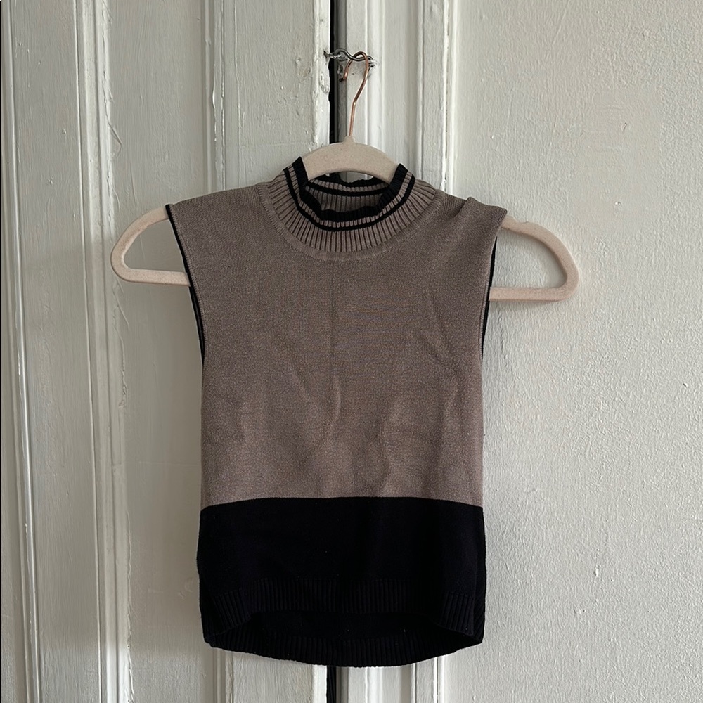 Sleeveless Tan and Black Knit Top